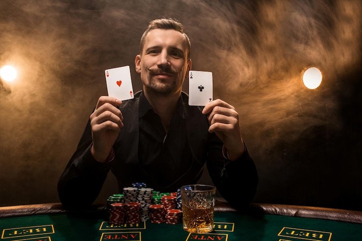 Dashboard pubtogel menampilkan status tier loyalitas dan cashback mingguan yang dapat diklaim